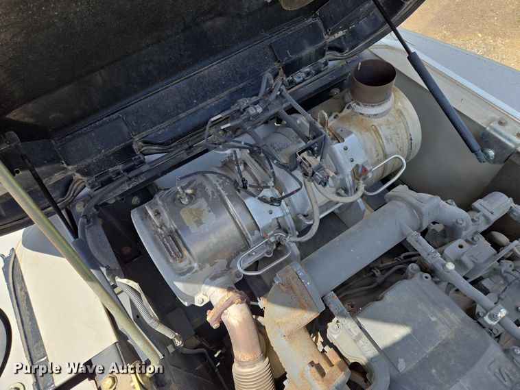 image for item EM7426 2014 Link-Belt 210X3 excavator