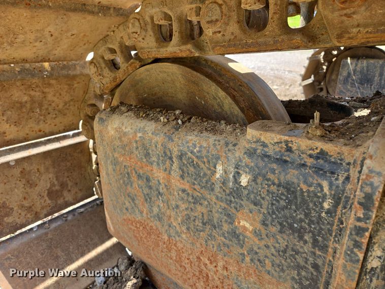 image for item EM7426 2014 Link-Belt 210X3 excavator