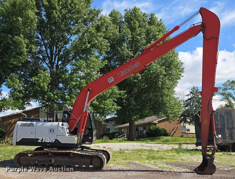 image for item EM7427 2019 Link-Belt 210X4 long reach excavator