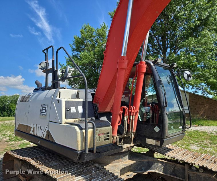 image for item EM7427 2019 Link-Belt 210X4 long reach excavator