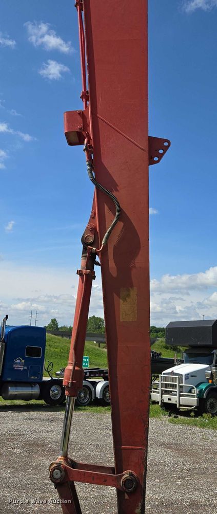 image for item EM7427 2019 Link-Belt 210X4 long reach excavator