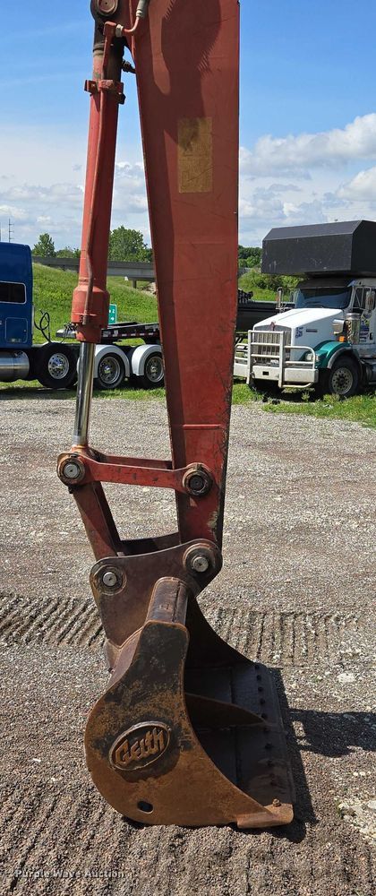 image for item EM7427 2019 Link-Belt 210X4 long reach excavator