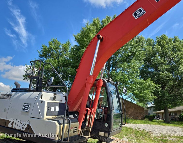 image for item EM7427 2019 Link-Belt 210X4 long reach excavator