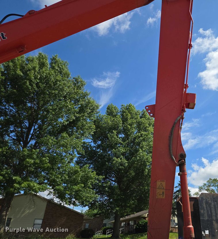 image for item EM7427 2019 Link-Belt 210X4 long reach excavator