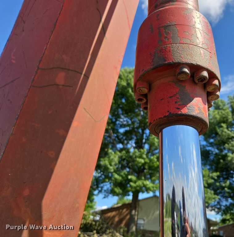 image for item EM7427 2019 Link-Belt 210X4 long reach excavator