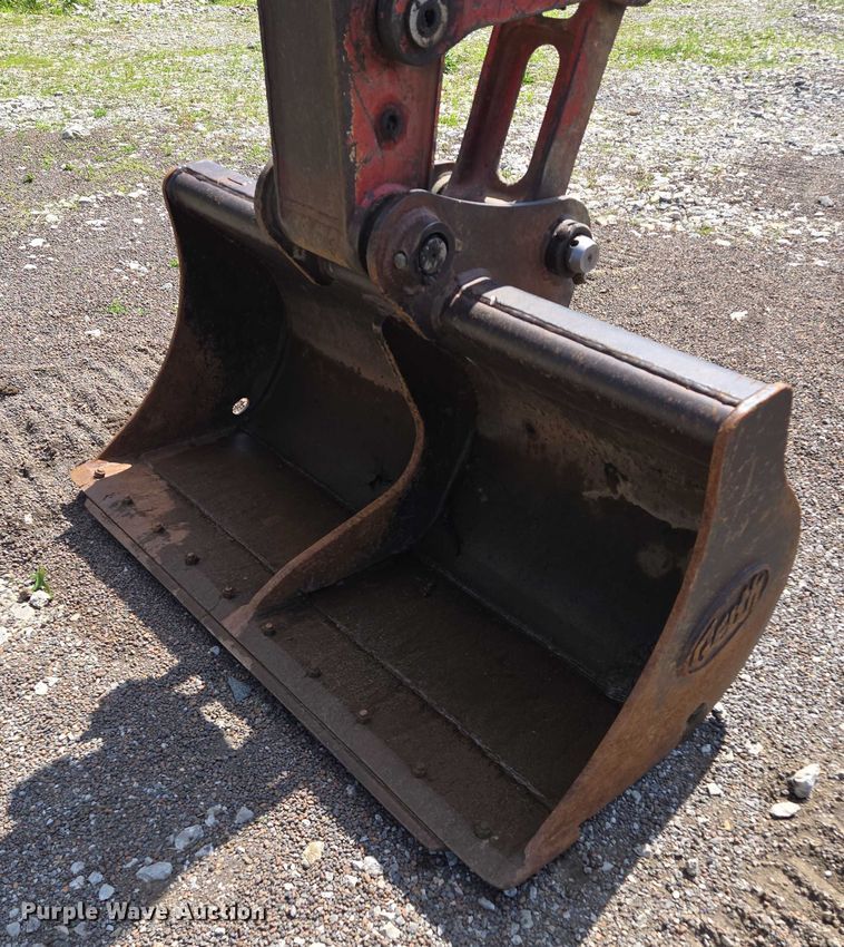 image for item EM7427 2019 Link-Belt 210X4 long reach excavator