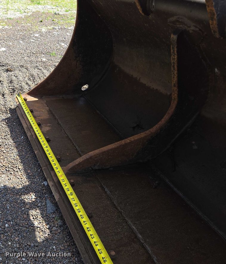 image for item EM7427 2019 Link-Belt 210X4 long reach excavator