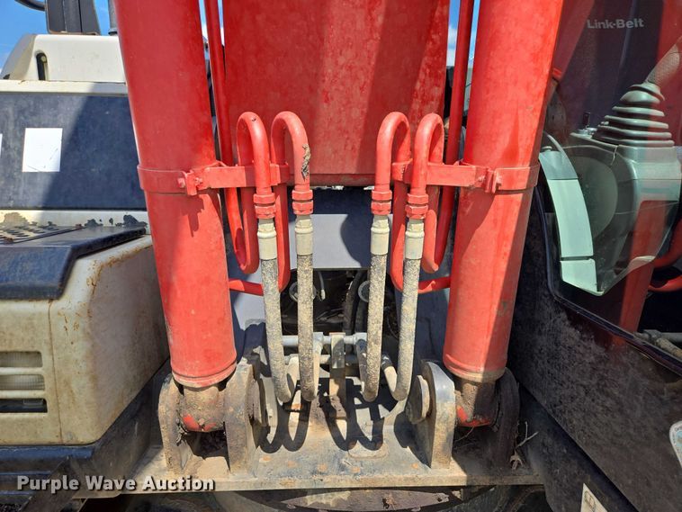 image for item EM7427 2019 Link-Belt 210X4 long reach excavator