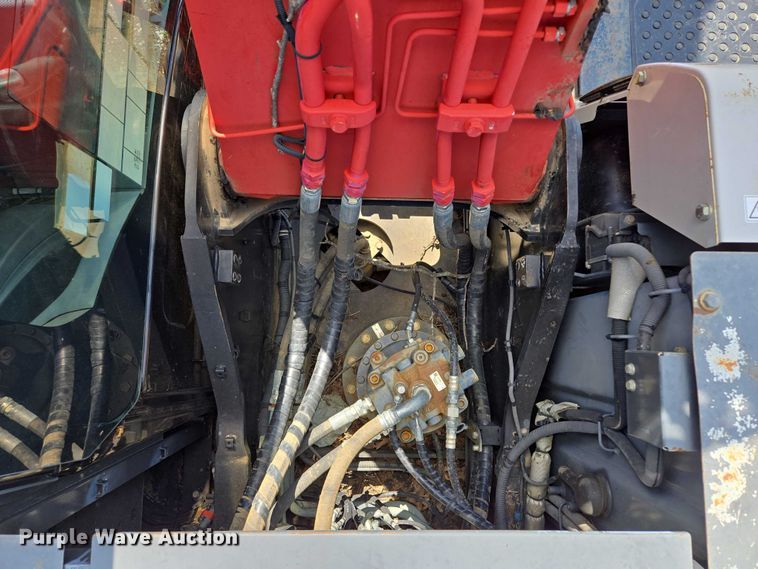 image for item EM7427 2019 Link-Belt 210X4 long reach excavator