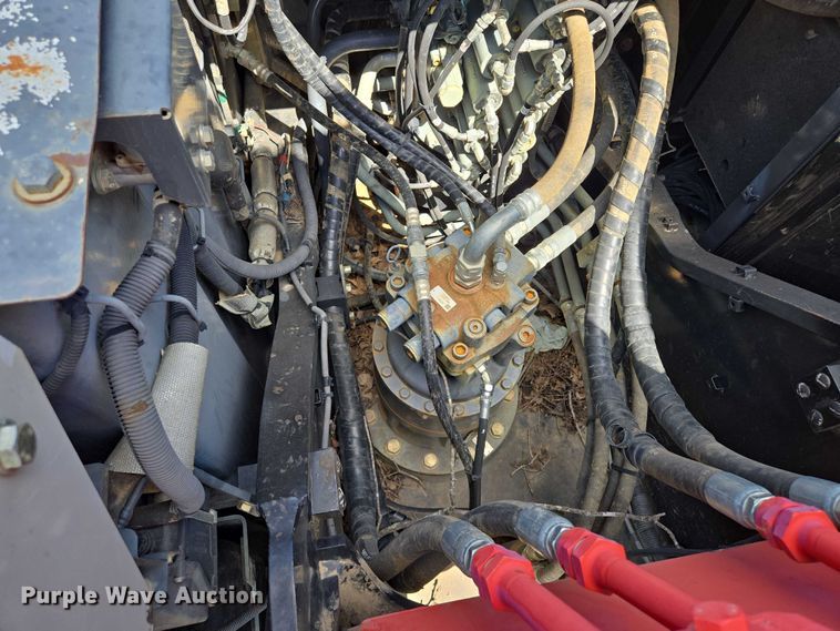 image for item EM7427 2019 Link-Belt 210X4 long reach excavator