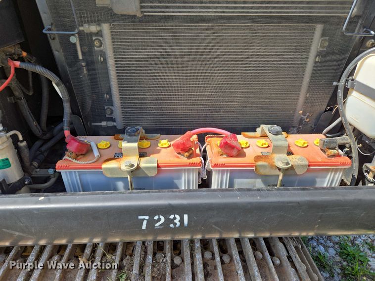 image for item EM7427 2019 Link-Belt 210X4 long reach excavator