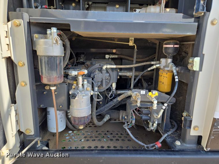 image for item EM7427 2019 Link-Belt 210X4 long reach excavator