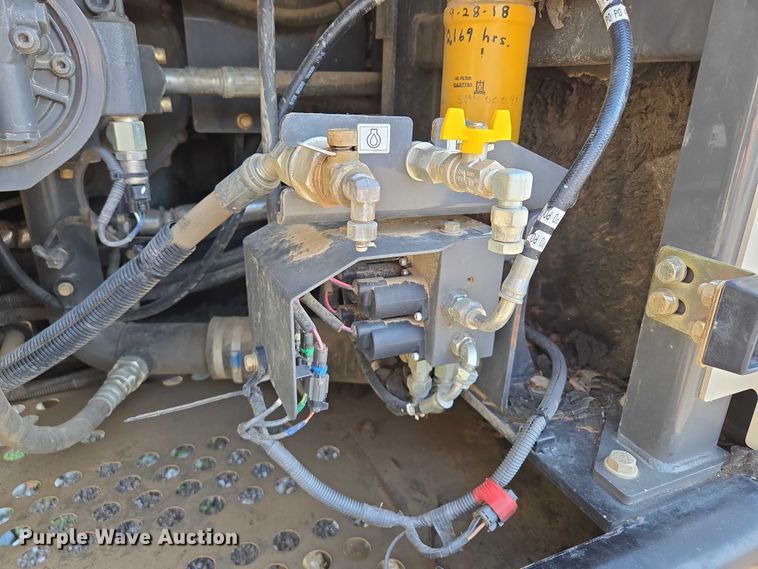 image for item EM7427 2019 Link-Belt 210X4 long reach excavator