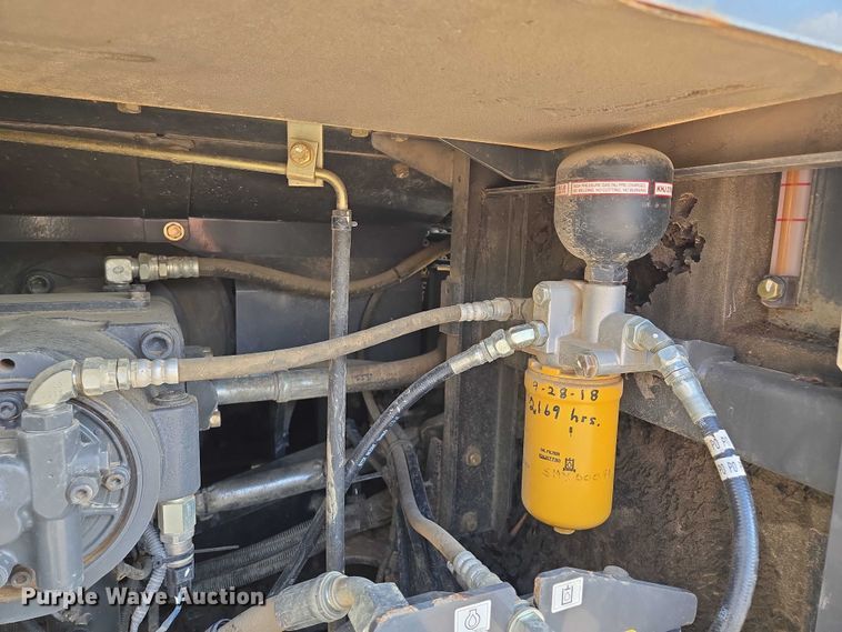 image for item EM7427 2019 Link-Belt 210X4 long reach excavator