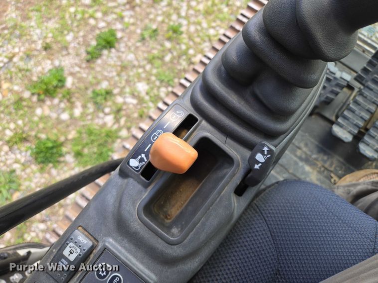 image for item EM7427 2019 Link-Belt 210X4 long reach excavator