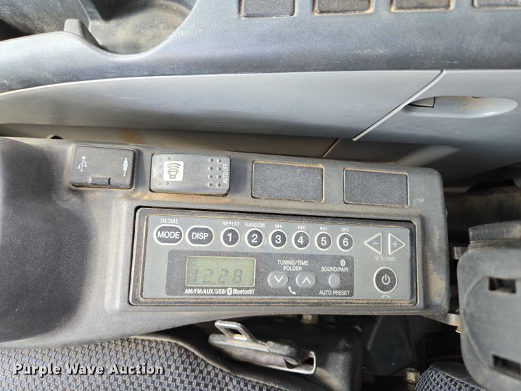 image for item EM7427 2019 Link-Belt 210X4 long reach excavator