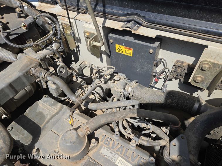 image for item EM7427 2019 Link-Belt 210X4 long reach excavator