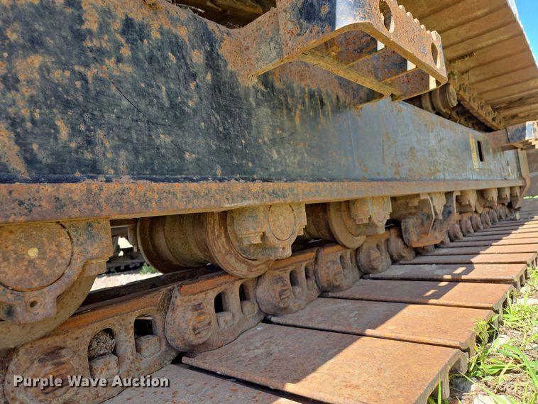 image for item EM7427 2019 Link-Belt 210X4 long reach excavator
