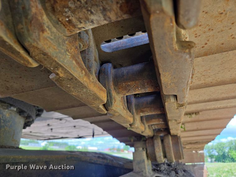 image for item EM7427 2019 Link-Belt 210X4 long reach excavator