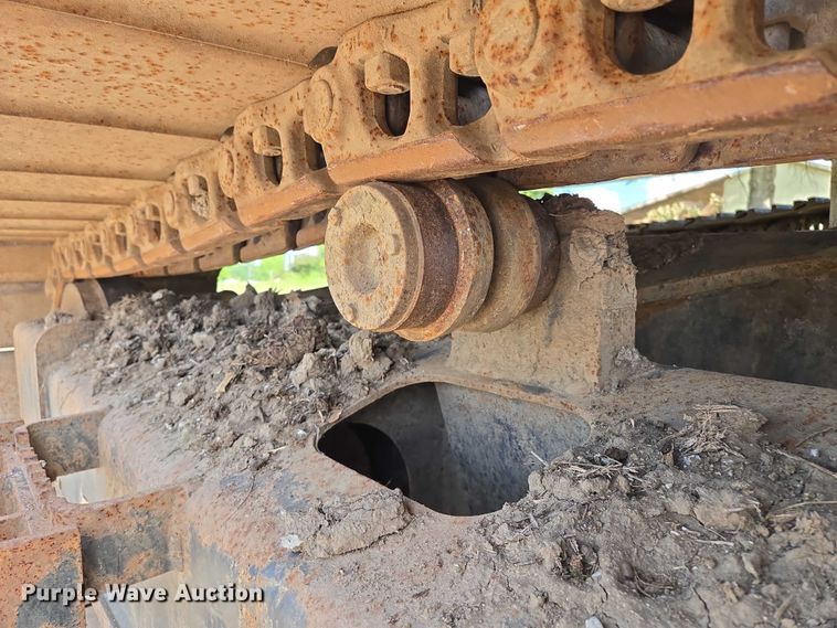 image for item EM7427 2019 Link-Belt 210X4 long reach excavator