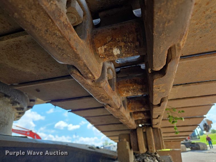 image for item EM7427 2019 Link-Belt 210X4 long reach excavator