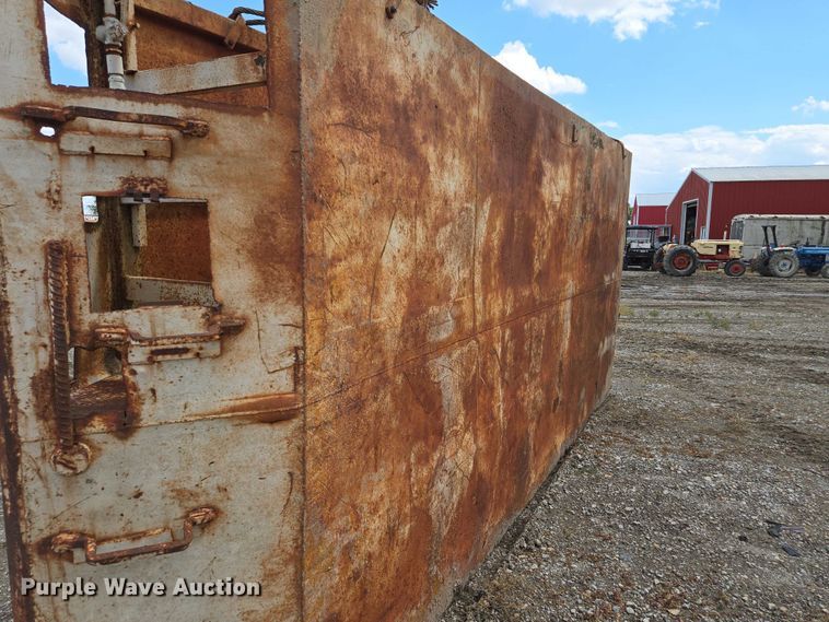 image for item EM7430 Trench box