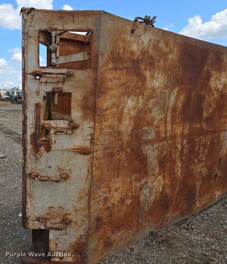 image for item EM7430 Trench box