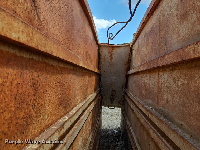 image for item EM7430 Trench box