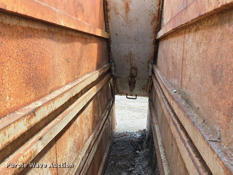 image for item EM7430 Trench box