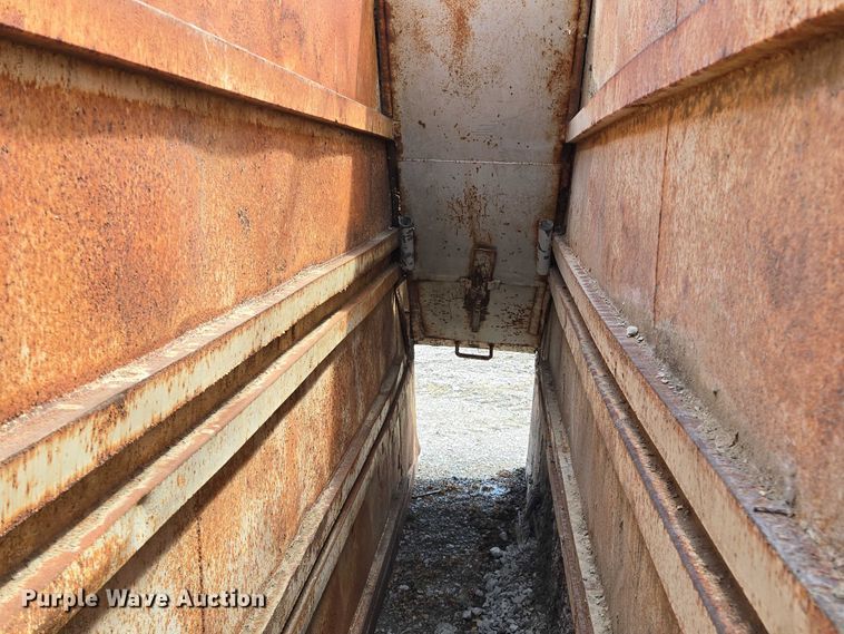 image for item EM7430 Trench box