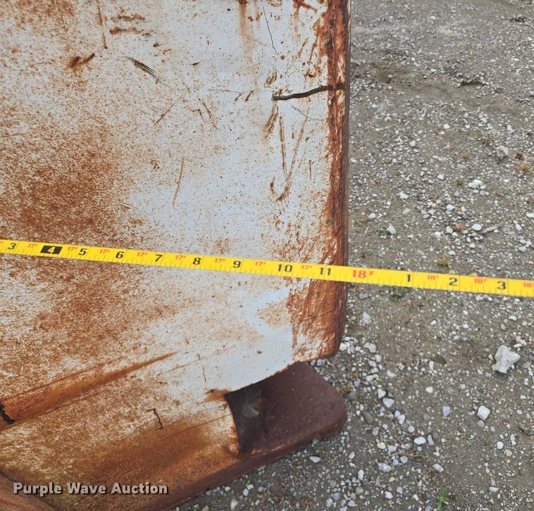 image for item EM7430 Trench box