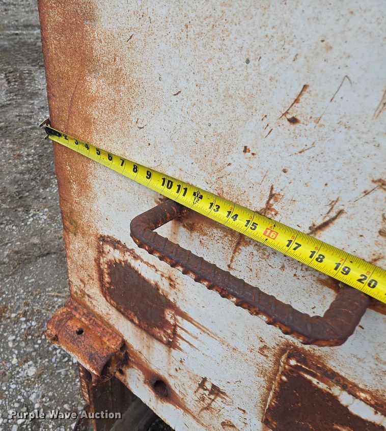 image for item EM7430 Trench box