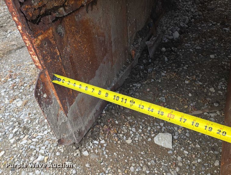 image for item EM7430 Trench box