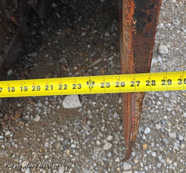 image for item EM7430 Trench box