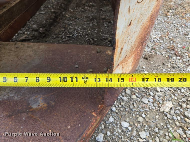 image for item EM7430 Trench box