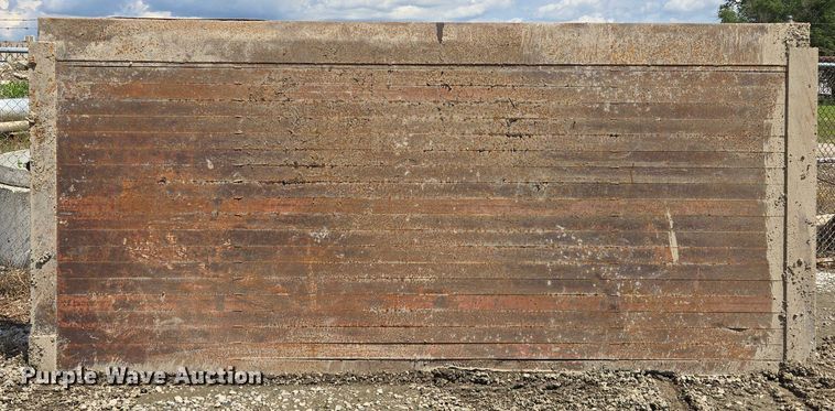 image for item EM7431 Trench box