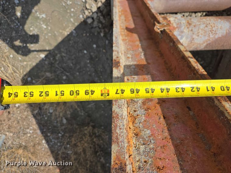 image for item EM7431 Trench box