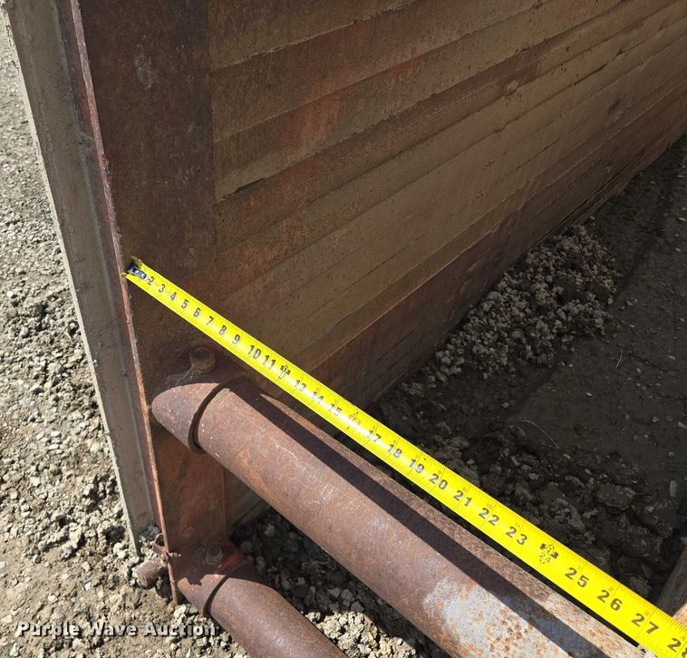 image for item EM7431 Trench box