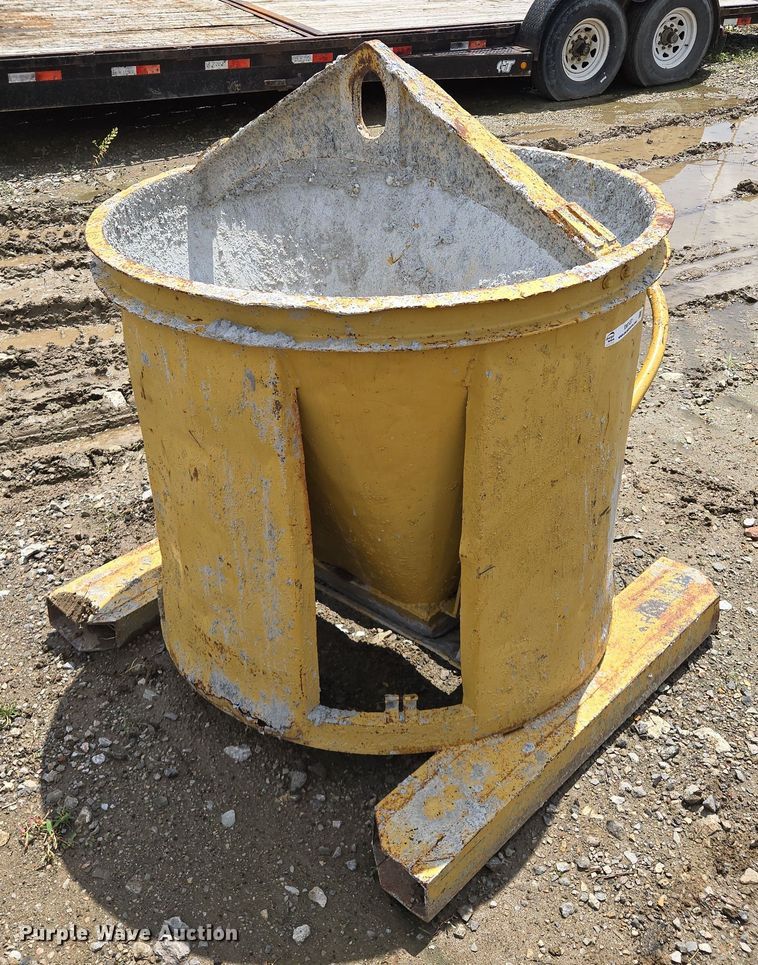 image for item EM7437 Concrete bucket