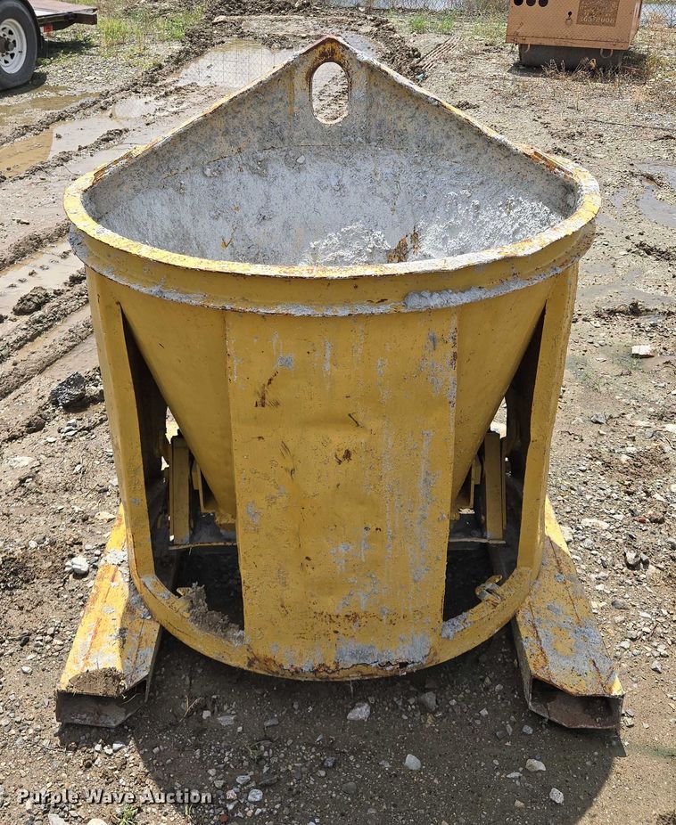 image for item EM7437 Concrete bucket