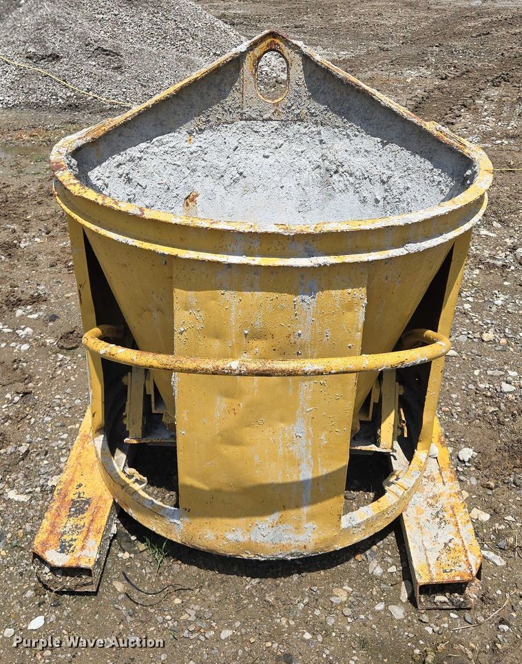 image for item EM7437 Concrete bucket