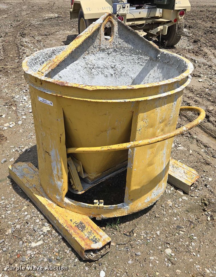 image for item EM7437 Concrete bucket