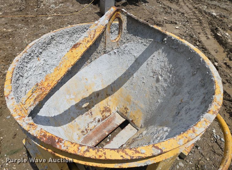 image for item EM7437 Concrete bucket