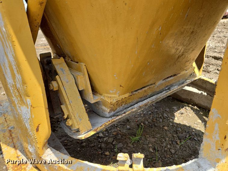 image for item EM7437 Concrete bucket