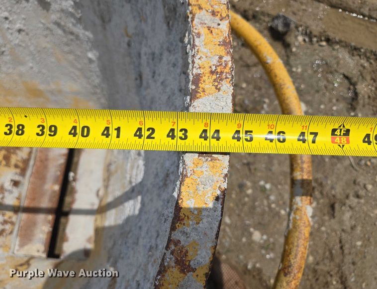 image for item EM7437 Concrete bucket