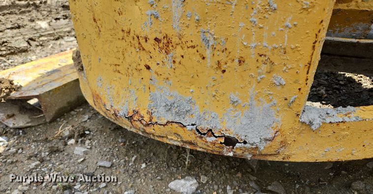 image for item EM7437 Concrete bucket