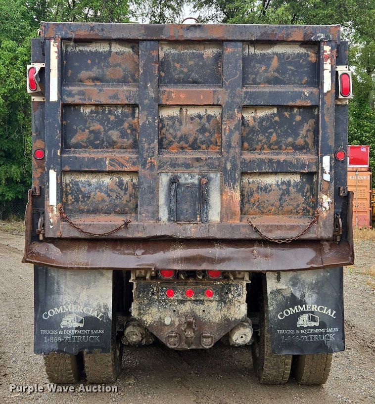 image for item EM7447 1995 Ford L9000 dump truck