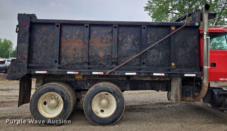 image for item EM7447 1995 Ford L9000 dump truck