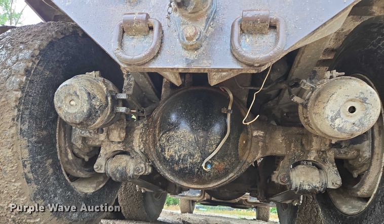 image for item EM7447 1995 Ford L9000 dump truck