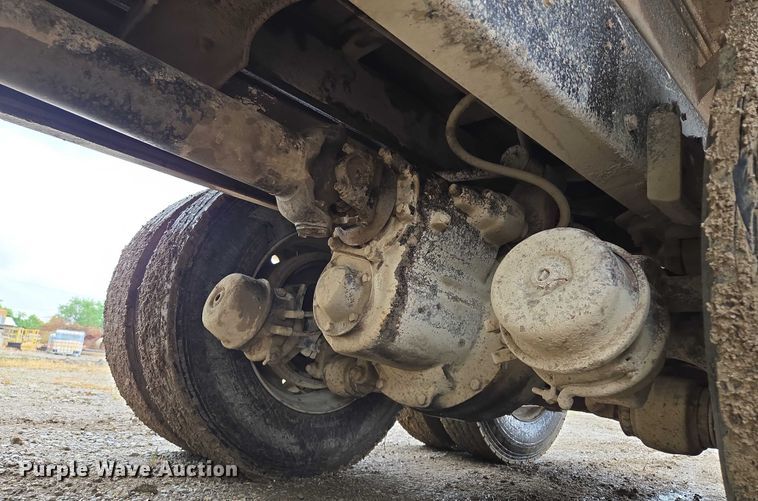 image for item EM7447 1995 Ford L9000 dump truck